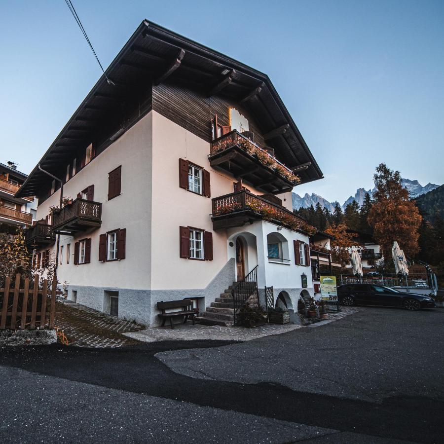 Hotel Fines Funes  Exterior photo